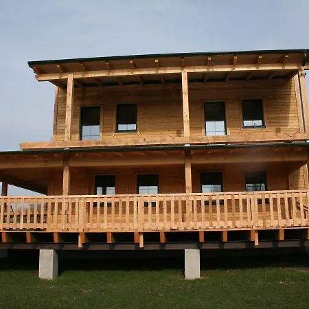 بيت للعطل Horse Lake Ranch 1 - 3